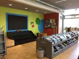 Mosaikken - 1. Bibliotek - via hovedindgang