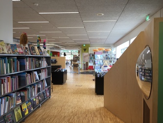 Mosaikken - 1. Bibliotek - via hovedindgang