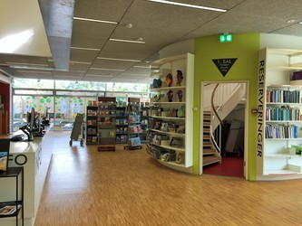 Mosaikken - 1. Bibliotek - via hovedindgang