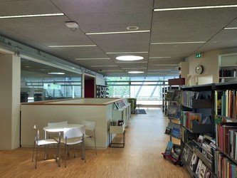 Mosaikken - 1. Bibliotek - via hovedindgang