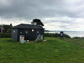 Off. toilet ved Følle Strand