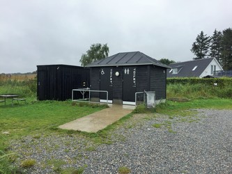 Off. toilet ved stranden i Rodskov