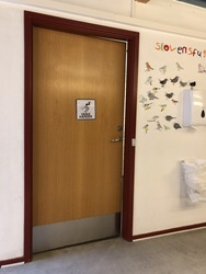Syvstjerneskolen - Afdeling Lillestjernen - Toilet i 1.-2. klassernes område