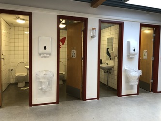 Syvstjerneskolen - Afdeling Lillestjernen - Toilet i 1.-2. klassernes område