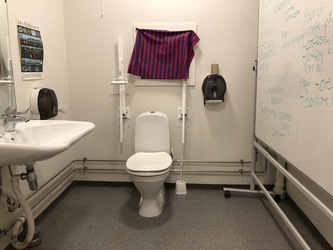Syvstjerneskolen - Afdeling Lillestjernen - Toilet i 0. klassernes område