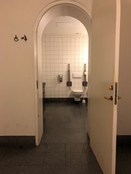 Ny Carlsberg Glyptotek - via Tietgensgade - Toilet i stueplan
