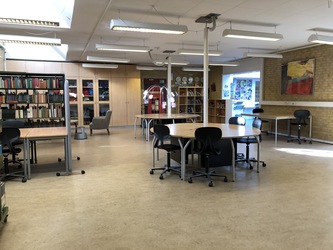 Kratbjergskolen afd Ravnsholt -  Hovedbygningen