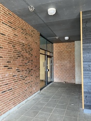 Mølleskolen Ry - 2. Østfløjen - stueplan via indgang fra skolegården