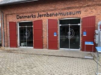 Danmarks Jernbanemuseum -  Udstilling i remisen i stueplan