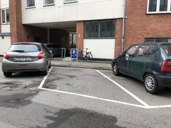 Fodterapi Øbro - Adgang via hovedindgangen