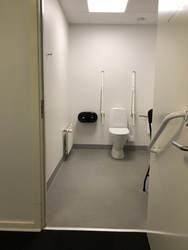 Severin - Toilet ved Garderoben