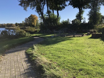 Følstruphusene - Sti til søen